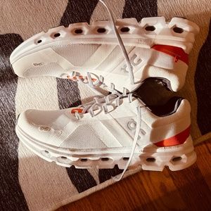 New OnCloud Cloudrunner orange and white sneakers mens size 10